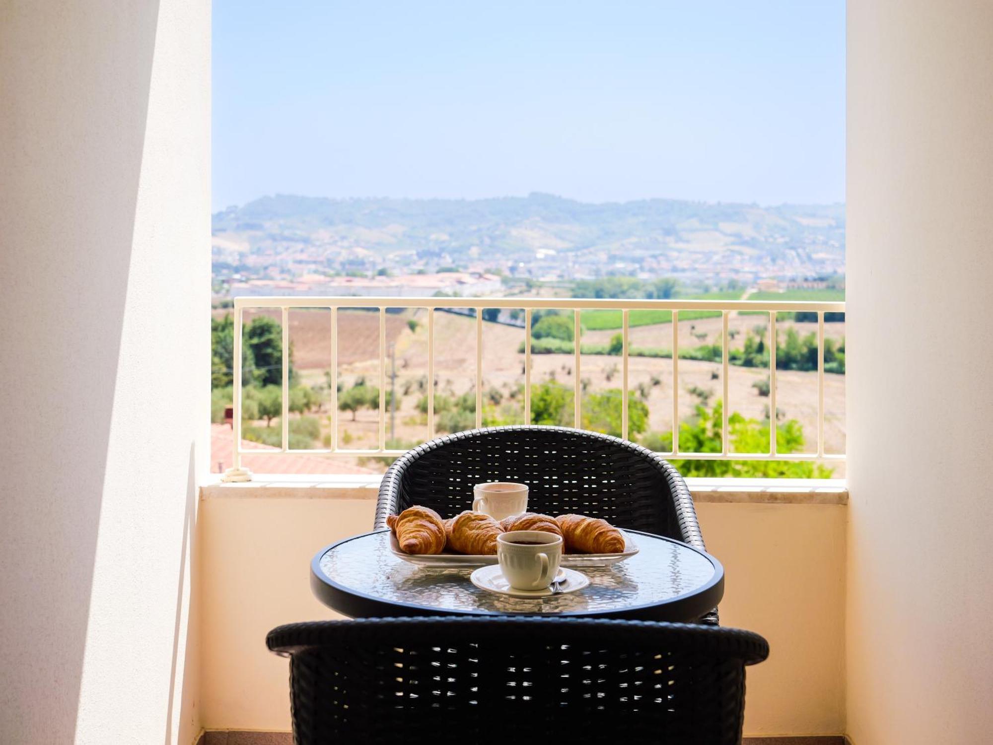 Hotel Giardino Dei Principi D'Abruzzo Città Sant'Angelo Esterno foto